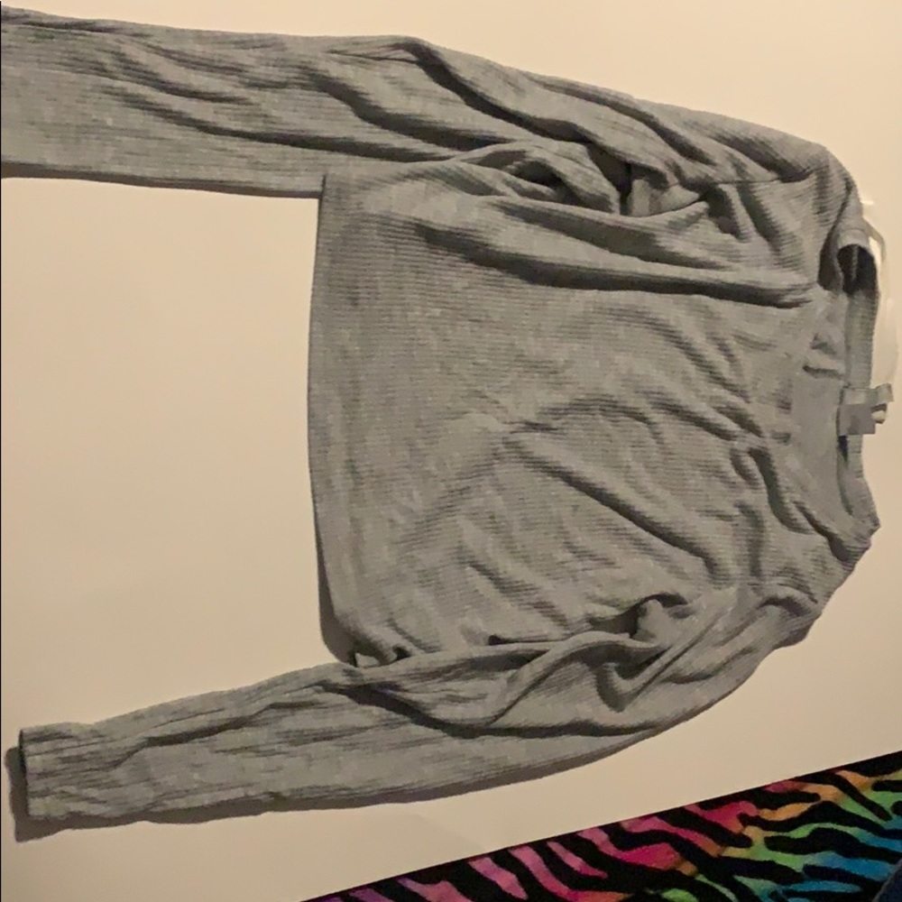 Long sleeve crop top